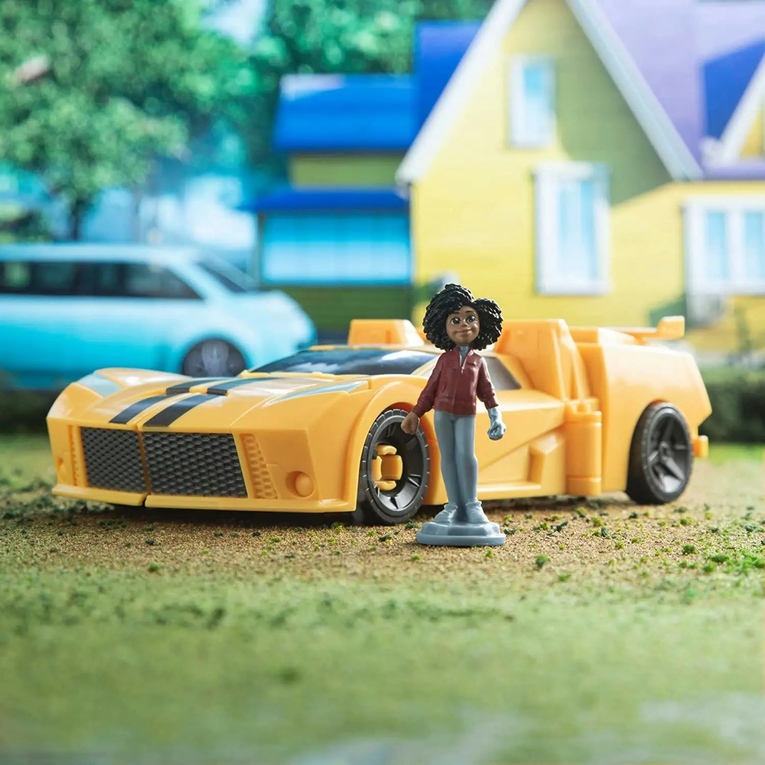 Transformers EarthSpark Spin Changer Bumblebee and Mo Malto