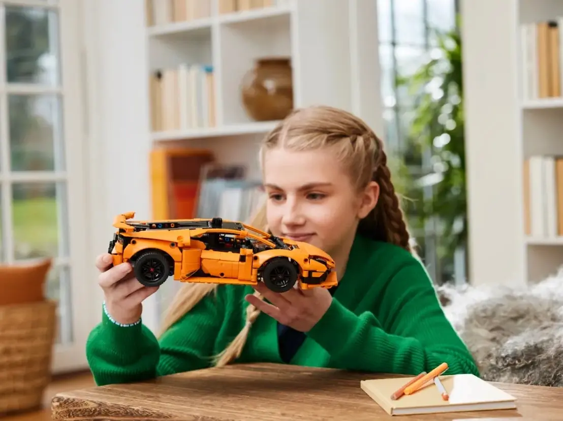 LEGO Technic Lamborghini Huracán Tecnica Orange 42196