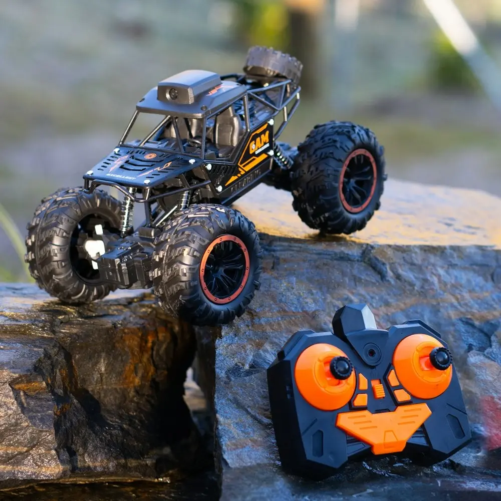 RC Monster Truck 2.4GHz Alloy Climbing Car with 720P Wi-Fi Camera