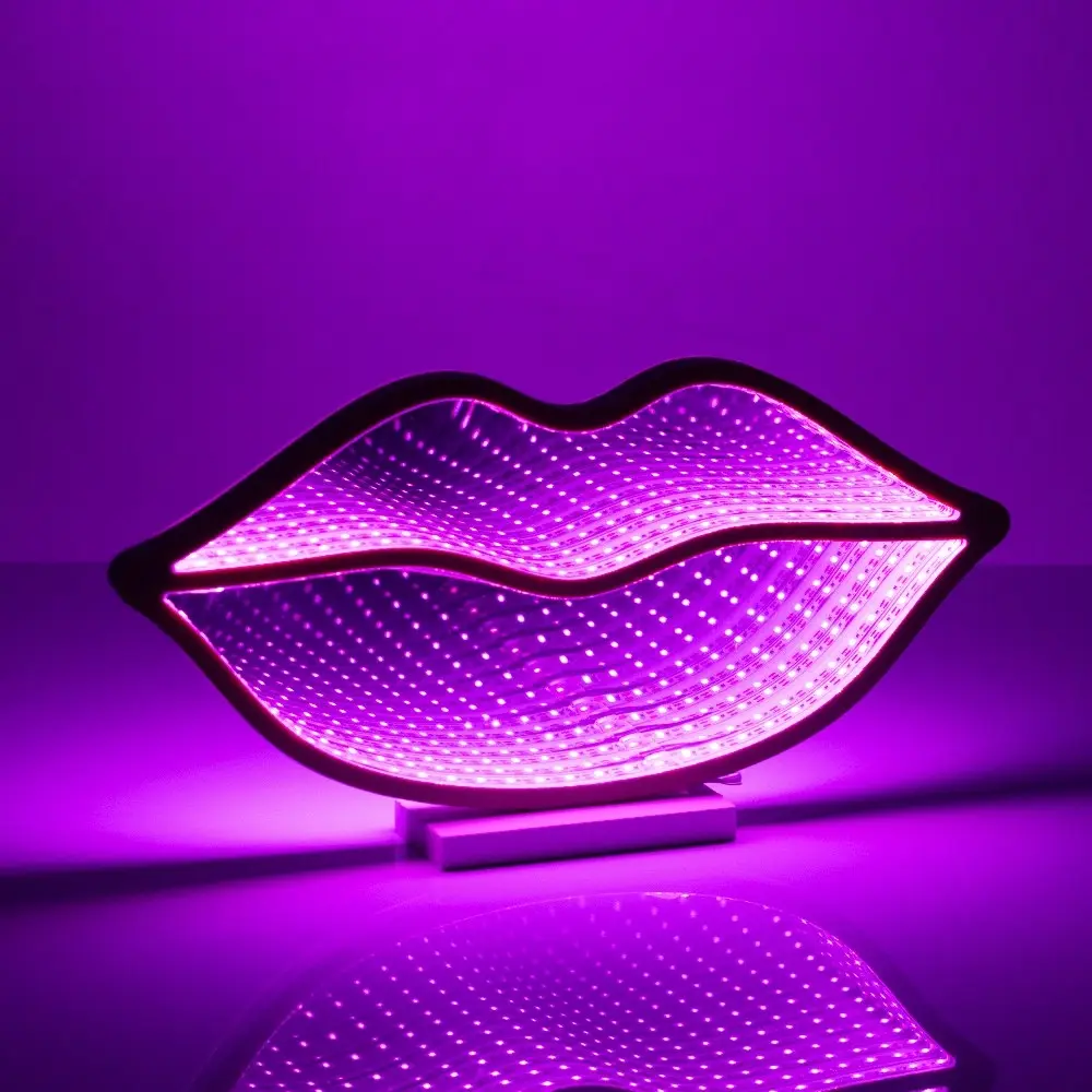 Lips Infinity Light