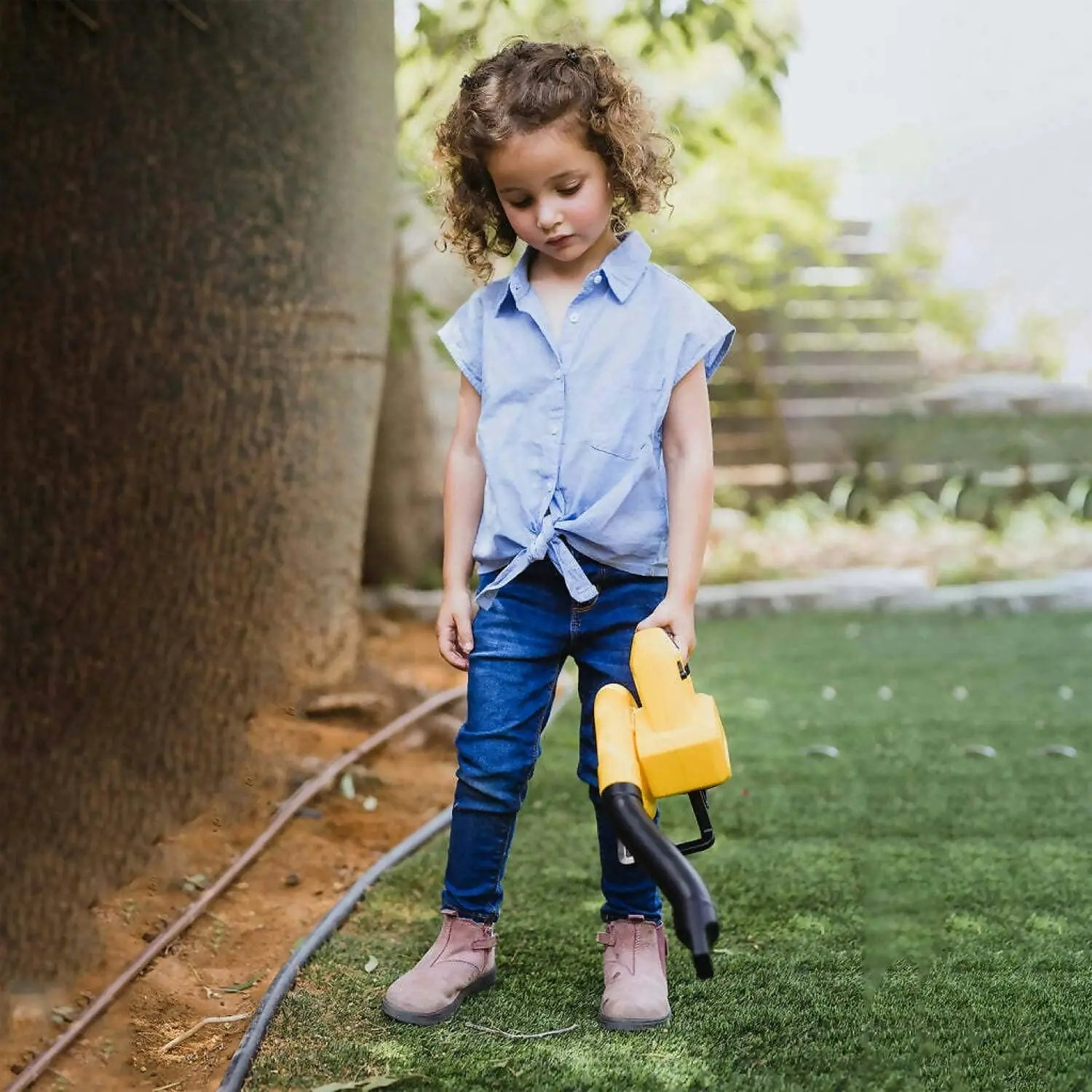 Stanley Jr - Battery Operated Leaf Blower Toy