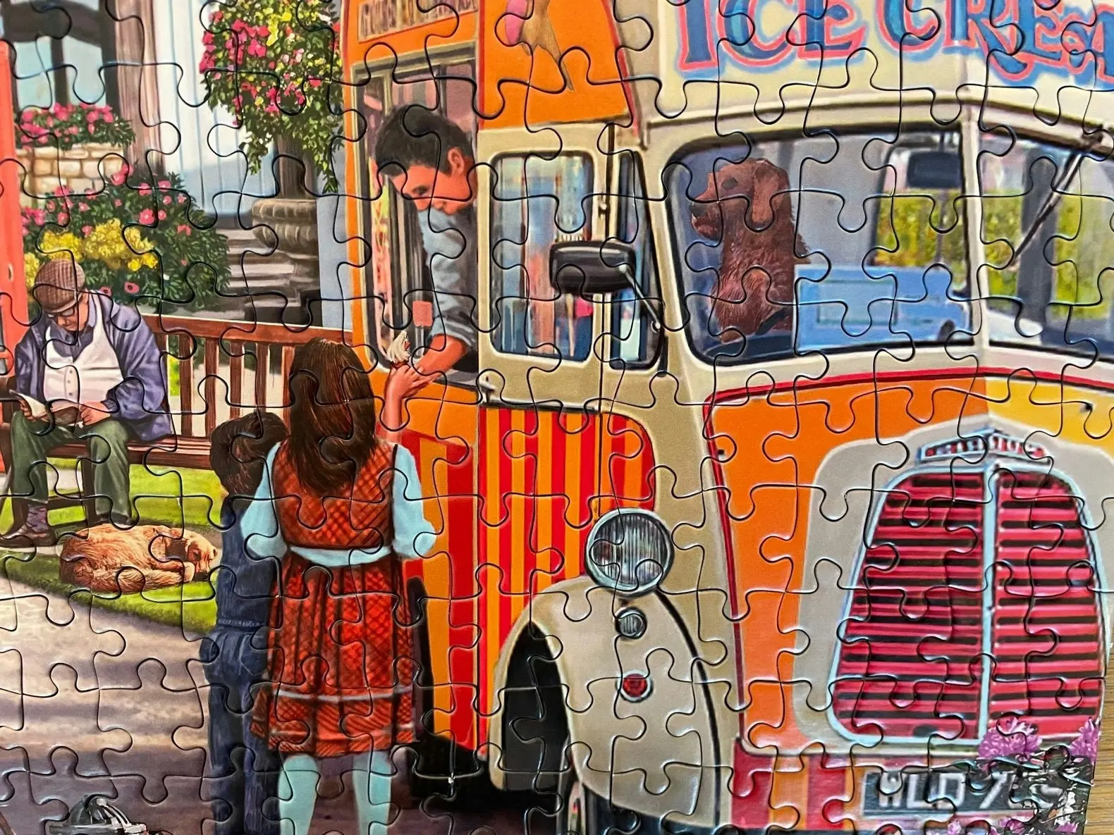 Gibsons - Boarding The Bus - Jigsaw Puzzle 1000 Pieces