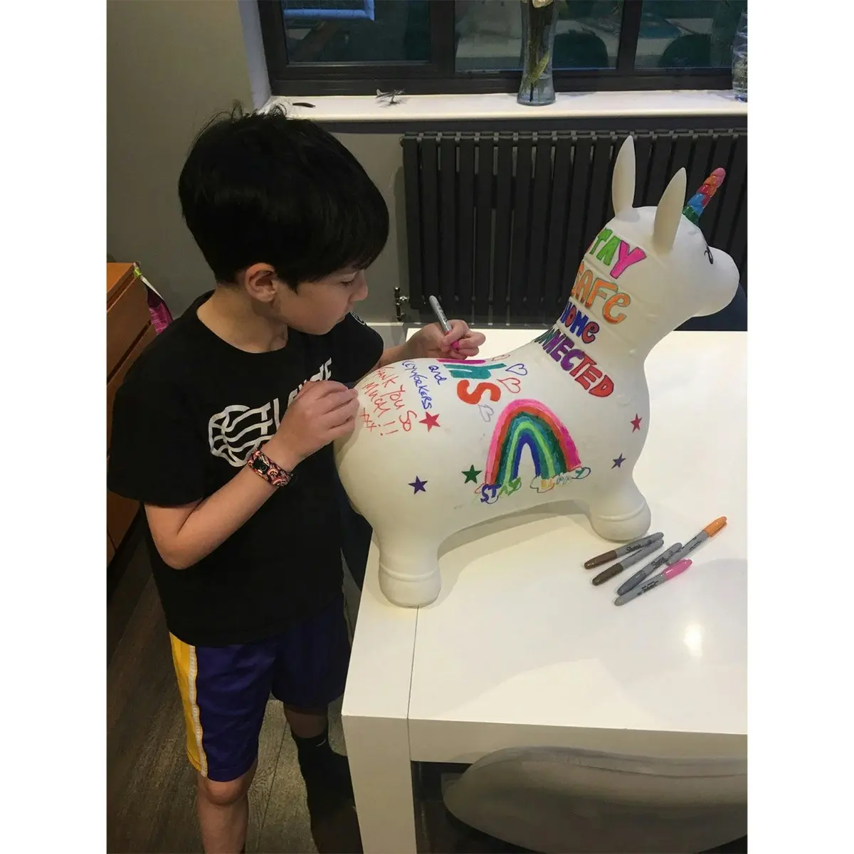 Happy Hopperz - White and Rainbow Decorate Your Own Unicorn ( Ages 12-36mths )