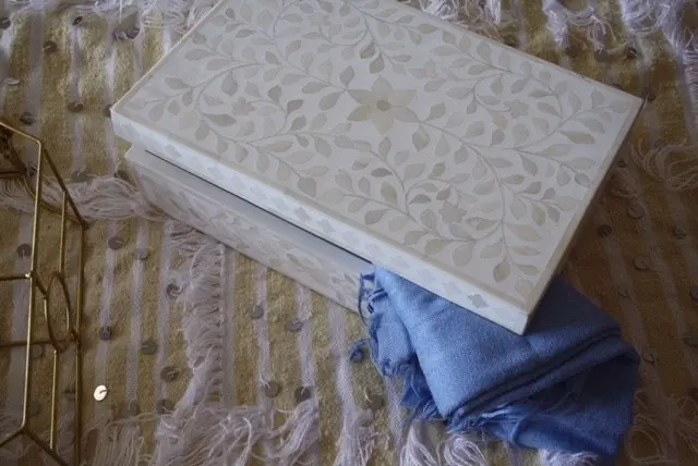 Zohi Interiors Zohi Interiors Signature Collection : Bone Inlay Large Box in Floral/White