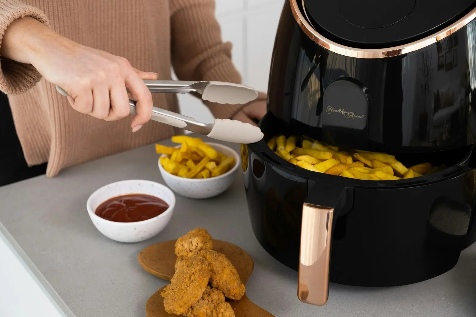 7.1L Digital Air Fryer Kitchen Appliances (Black/Rose Gold)