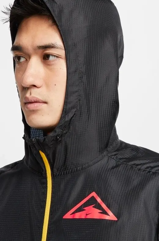 Nike Mens Hooded Trail Running Jacket - Black