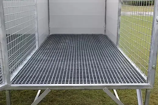 3-Bay Raised Dog Kennel