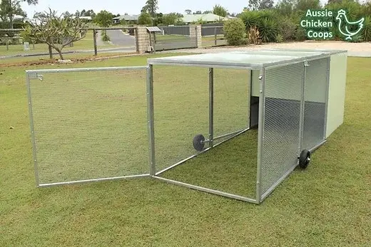 Portable Chicken Tractor Coop with Wheels