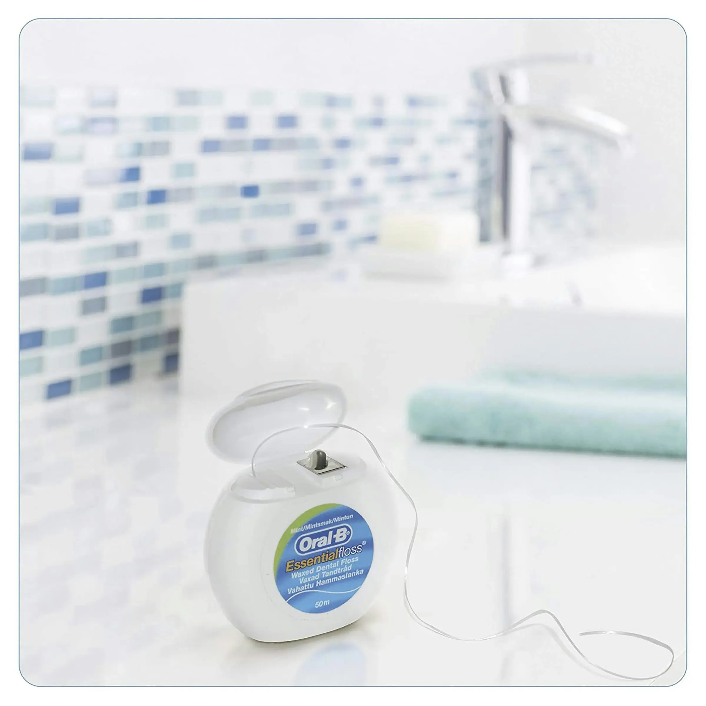 Oral B Essential Waxed Dental Floss Mint Flavour 50m