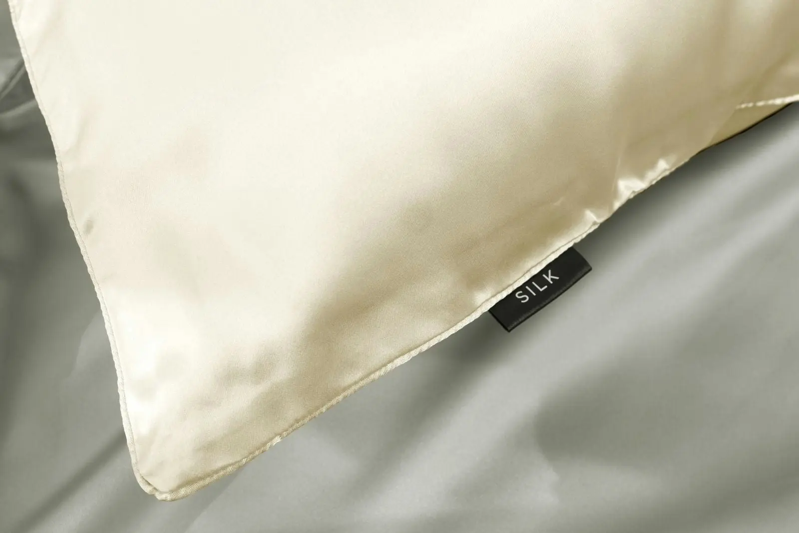 ARDOR "Ivory Dreams" SILK PILLOWCASE IVORY