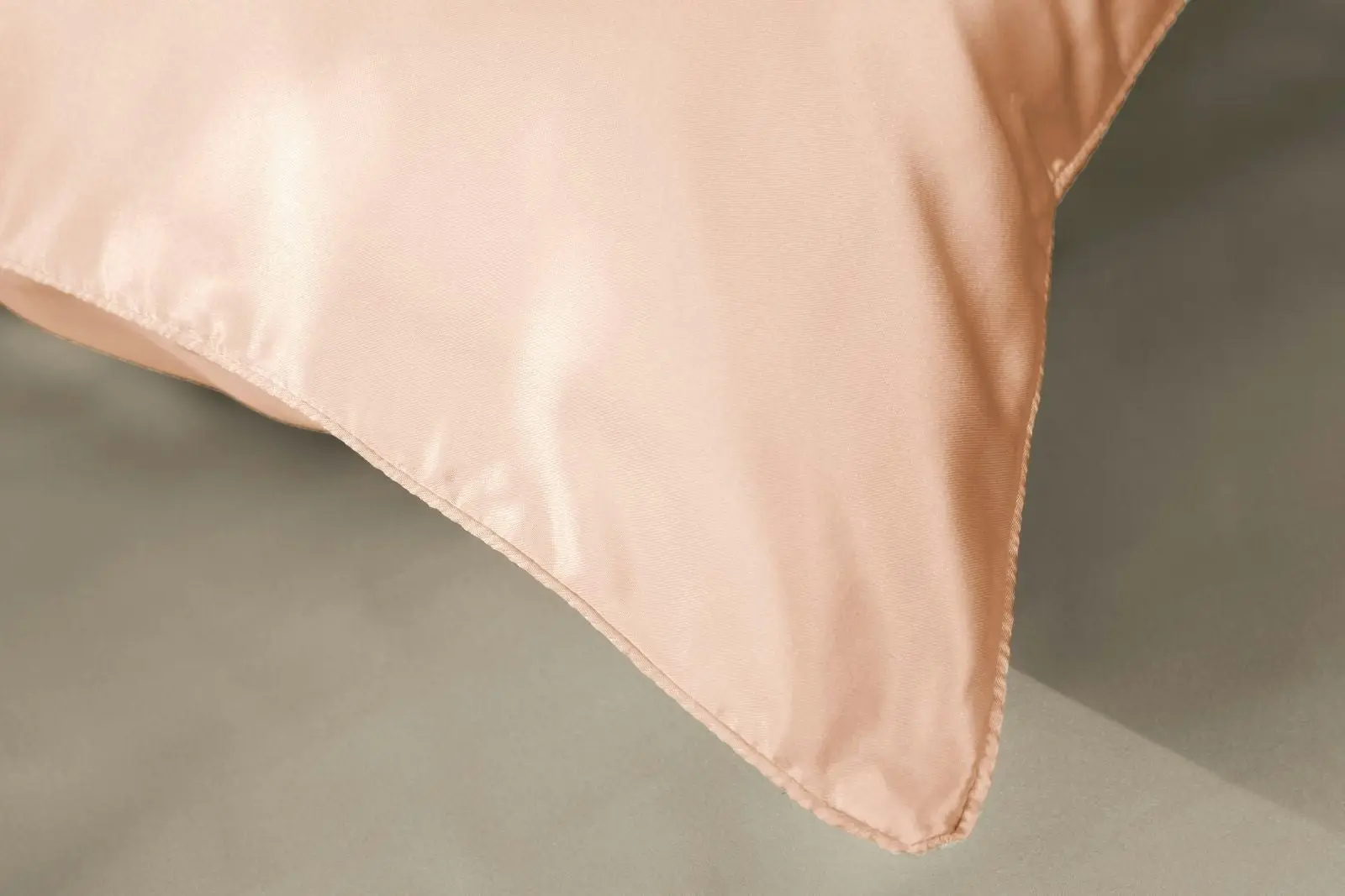 ARDOR "Peach Spritz" SILK PILLOWCASE PEACH