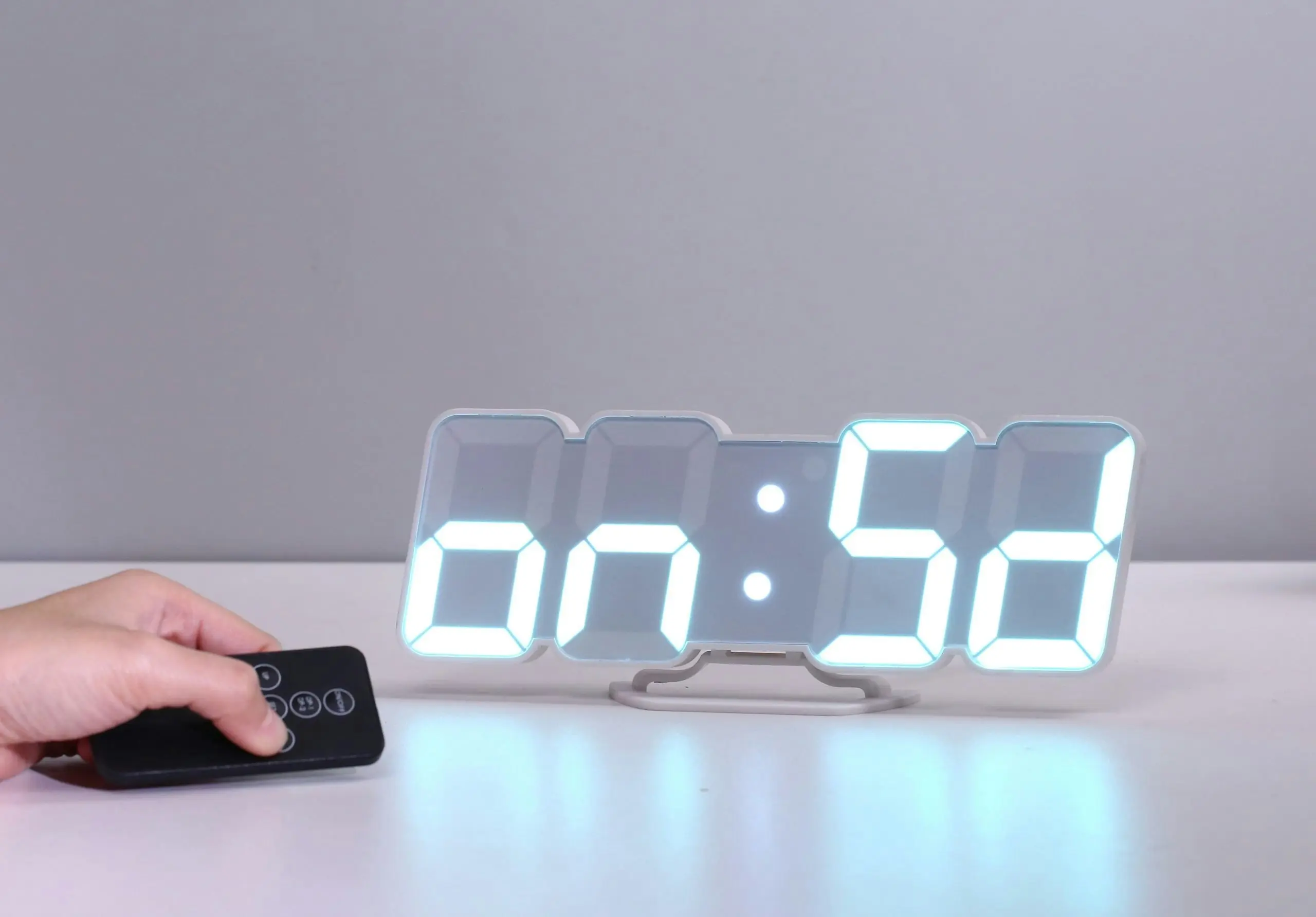 TODO LED Digital Alarm Clock 115 Colour Display USB Power Countdown Timer Remote - White