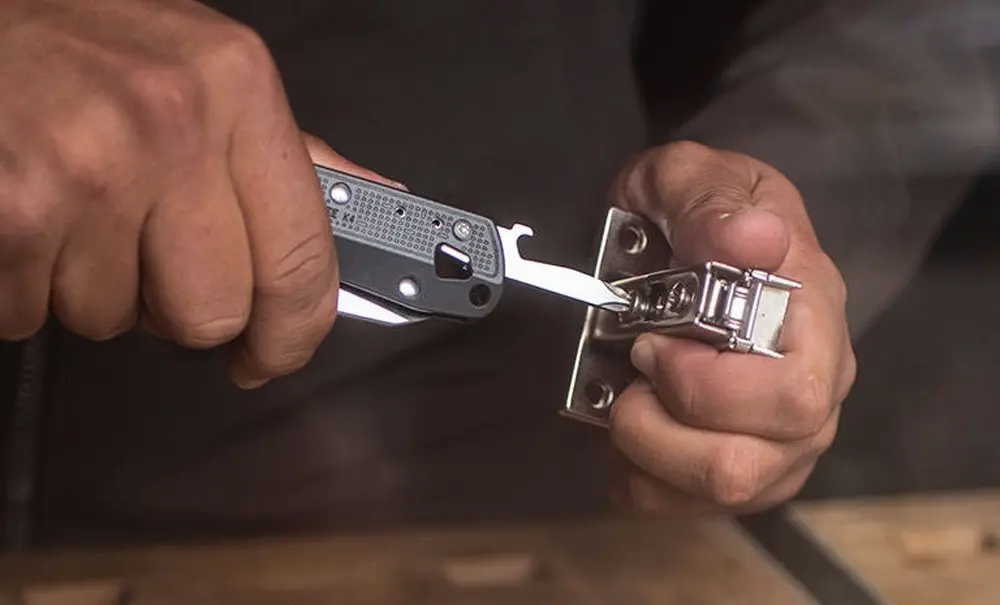 Leatherman Free K4 Multi-Tool & Pocket Knife | 9 Tools Grey