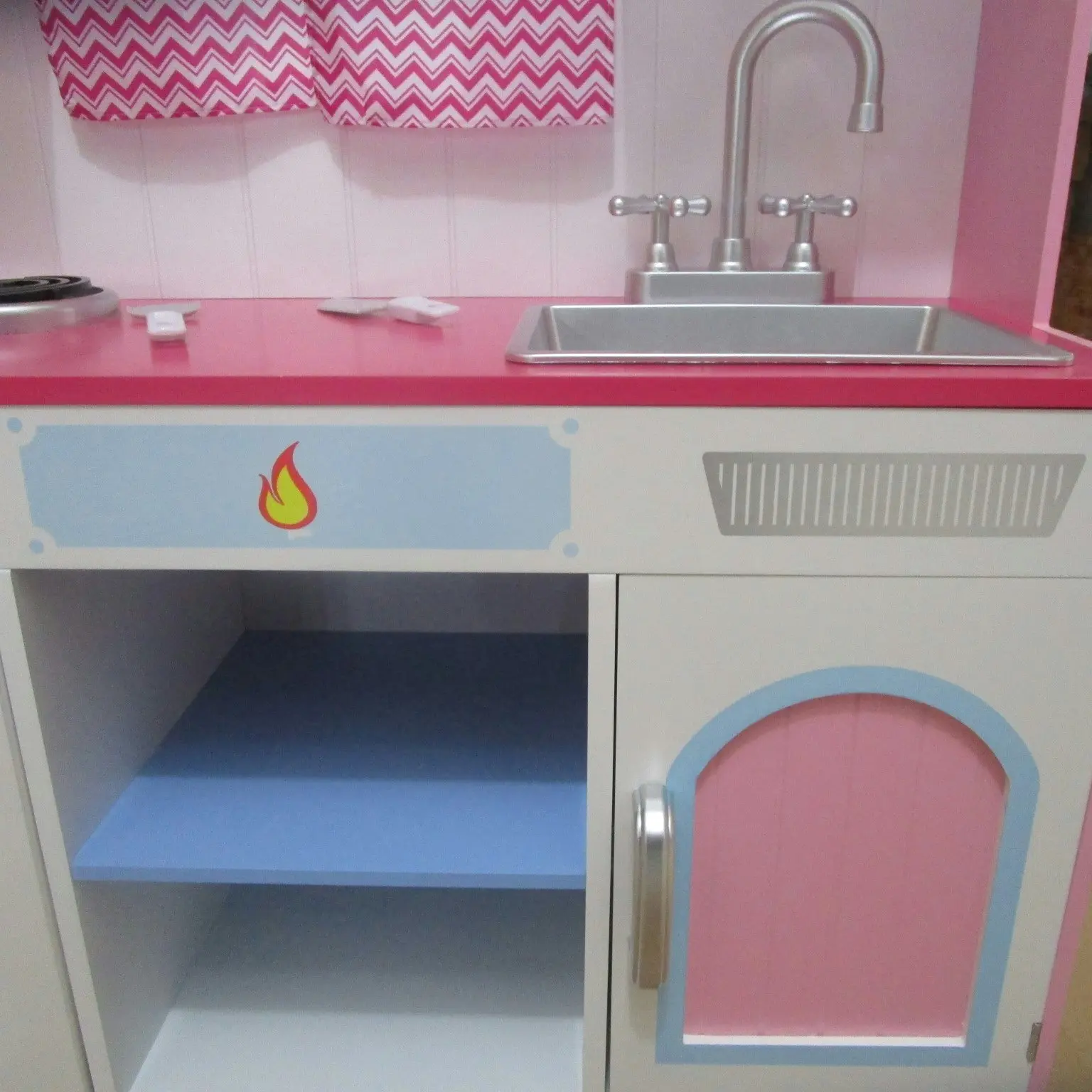 Dani & Coco Fairytale Pink Kitchen