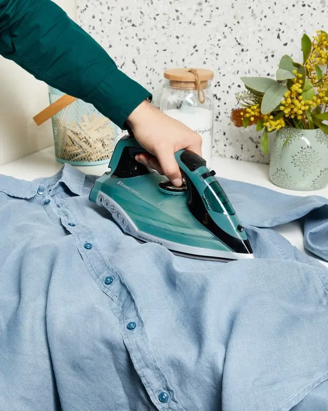 Russell Hobbs Advanced Glide Steam Iron - RHC280