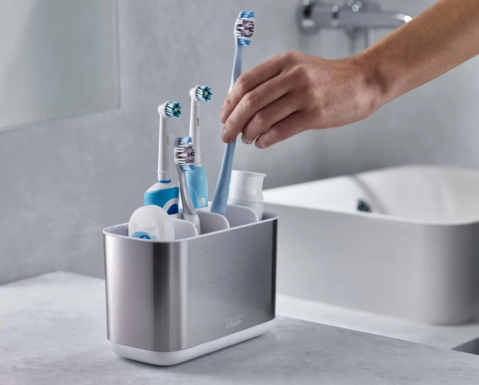 Joseph Joseph EasyStoreÃ¢â€žÂ¢ Steel Toothbrush Holder - Large