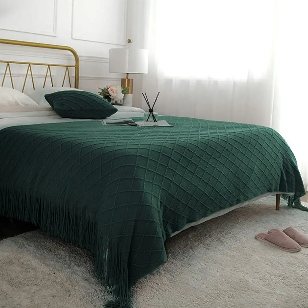 Soga Green Diamond Pattern Knitted Throw Blanket Warm Cozy Woven Cover Couch Bed Sofa Home Decor with Tassels