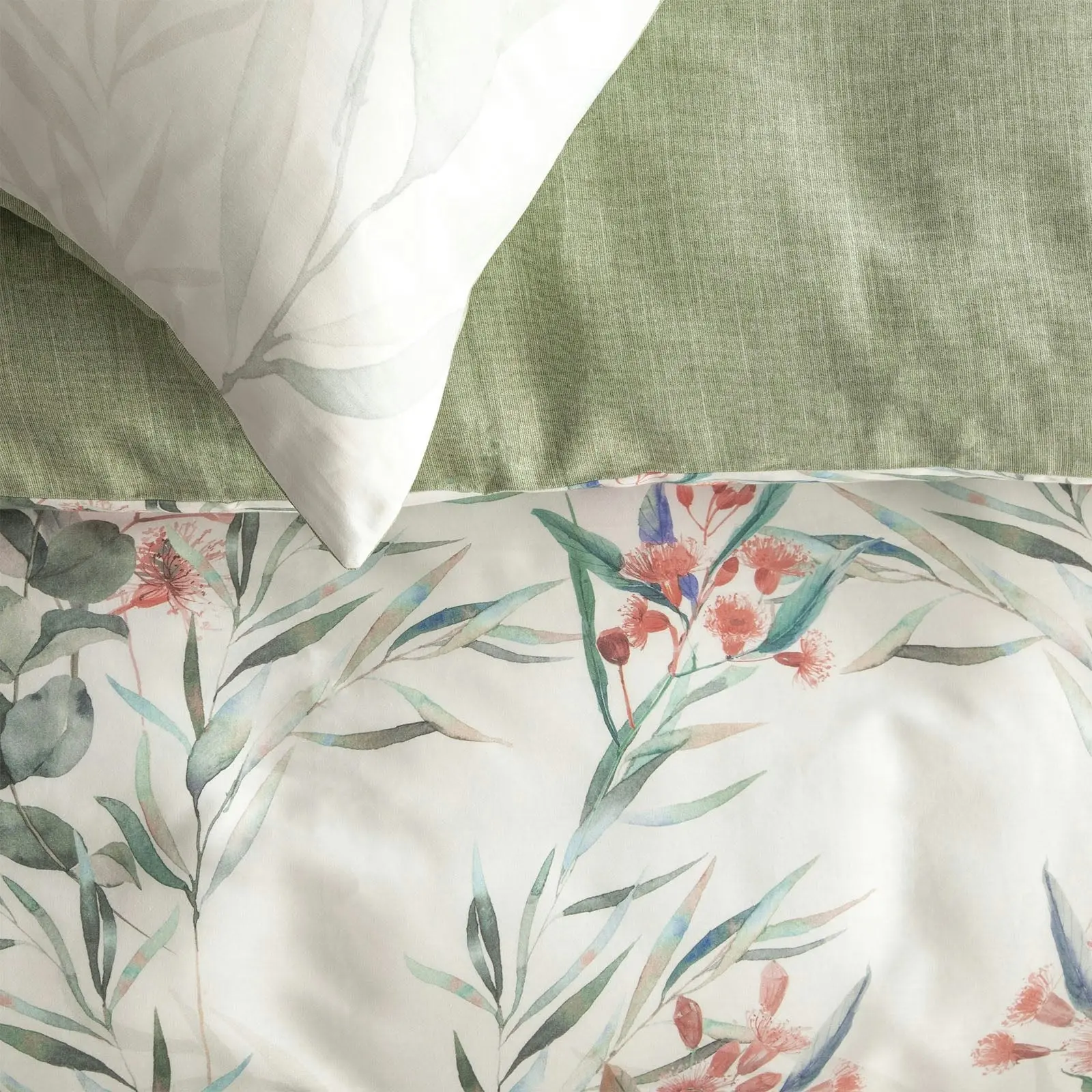 Gum Blossom Quilt cover set 300 Thread Count Cotton Reversible