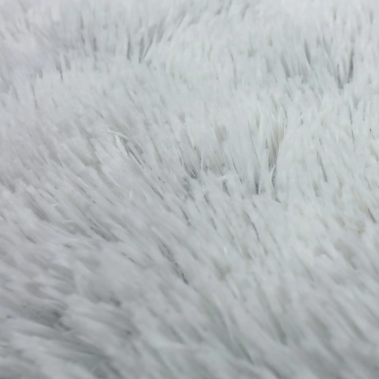 Charlie's Shaggy Faux Fur Round Calming Dog Mat Arctic White Small