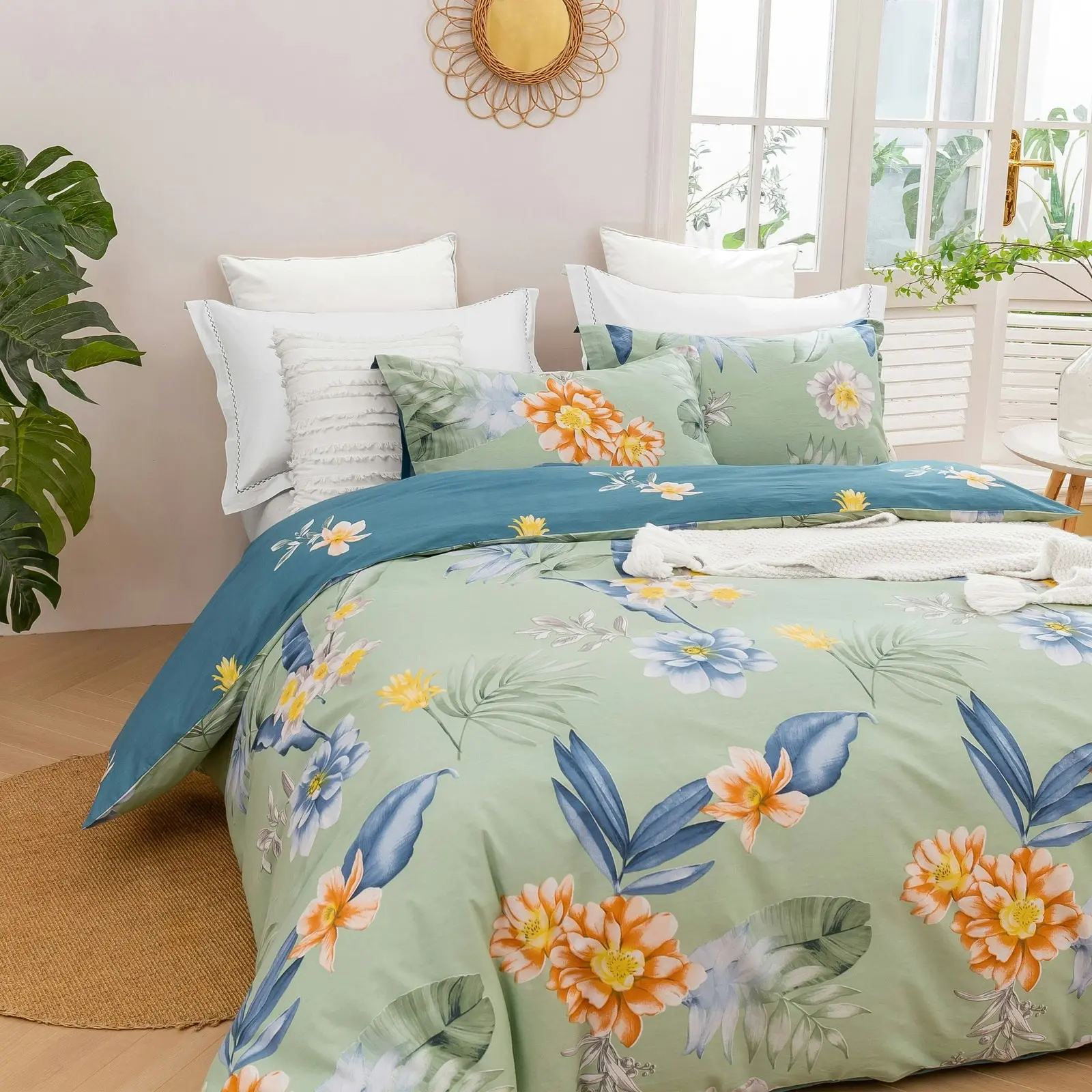 Dreamaker Paradise Floral 100% Cotton Reversible Quilt Cover Set Mint Queen Bed