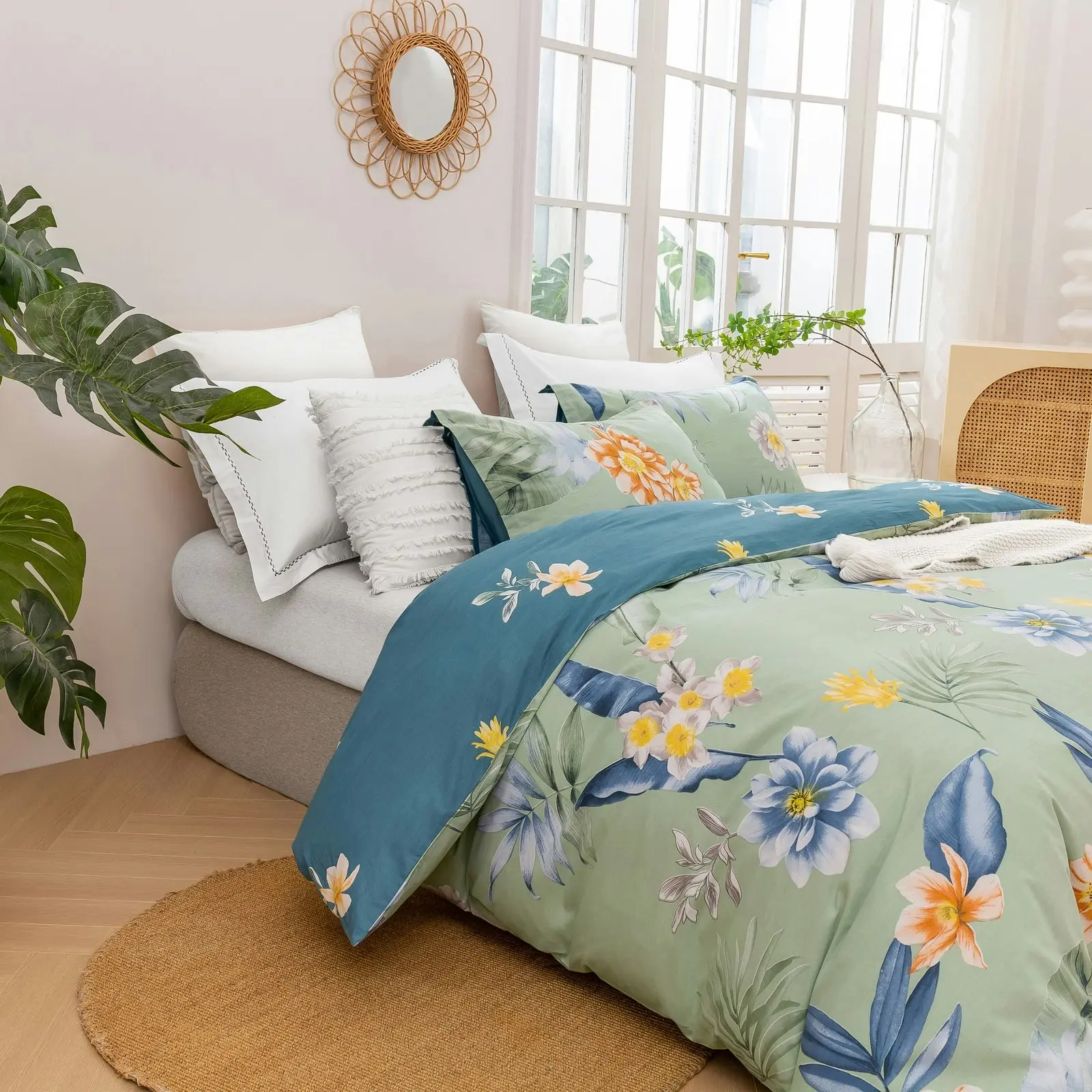 Dreamaker Paradise Floral 100% Cotton Reversible Quilt Cover Set Mint King Bed