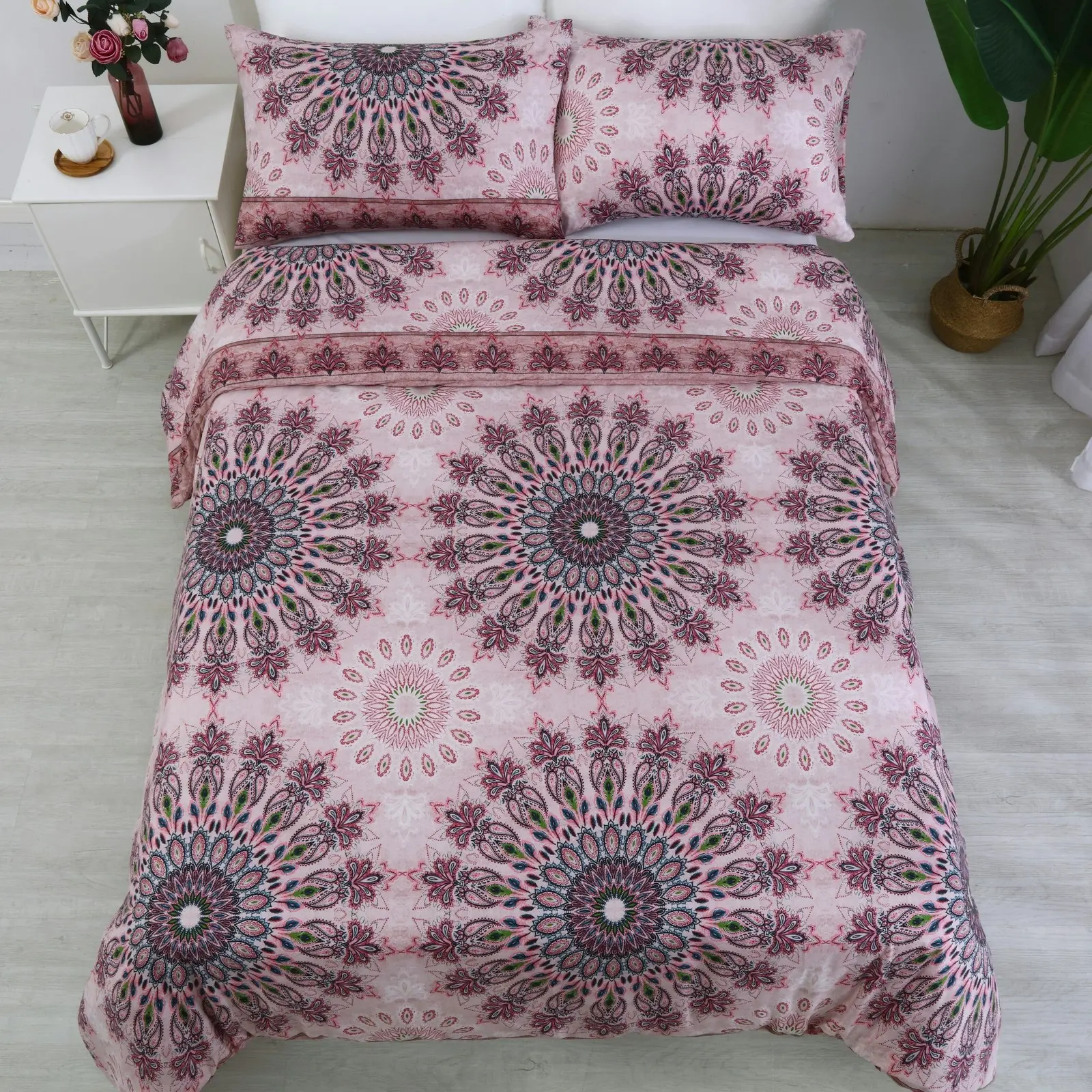 Dreamaker Printed Quilt Cover Set - King Bed Desert Flower