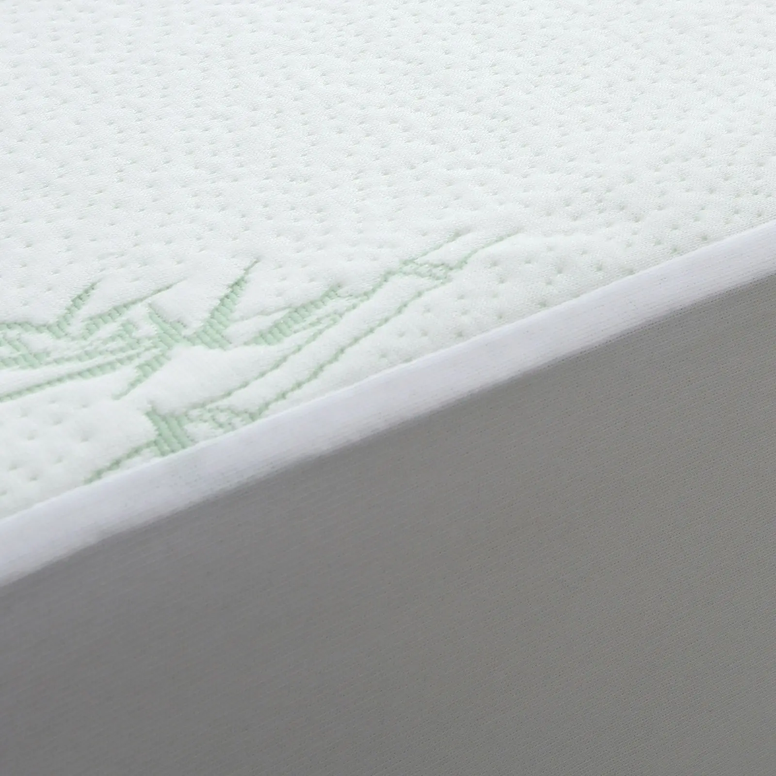 9009534 Dreamaker Bamboo Knitted COT Waterproof Mattress Protector STD