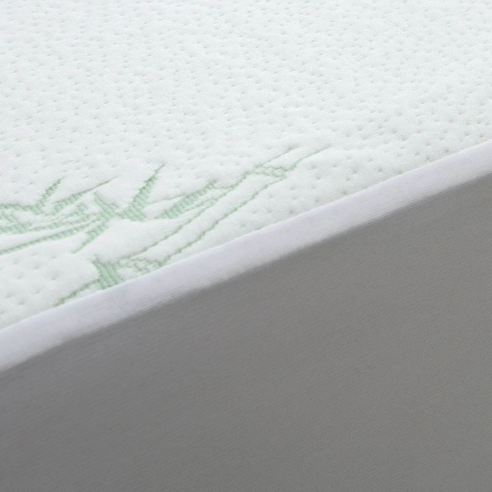 9009534 Dreamaker Bamboo Knitted COT Waterproof Mattress Protector STD