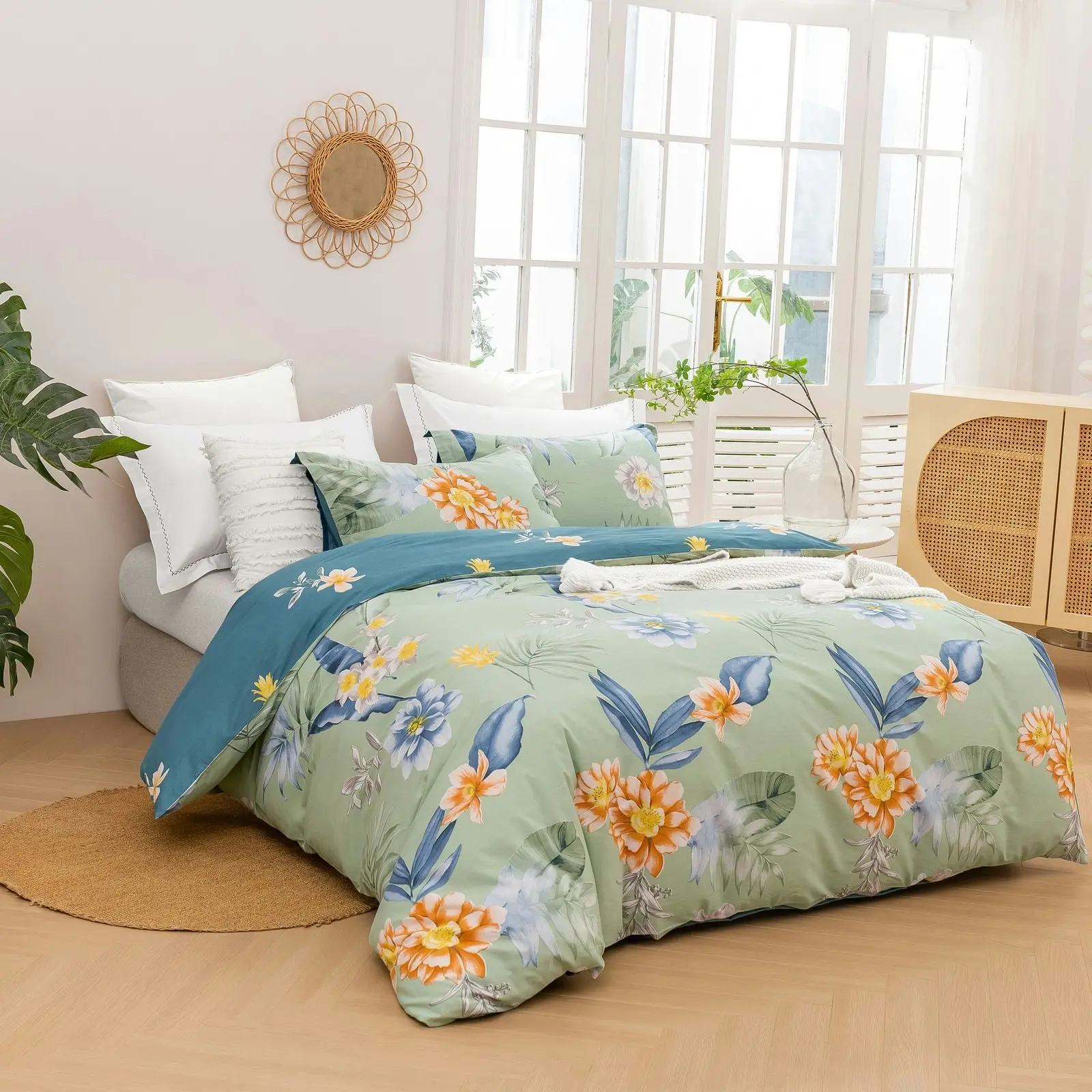 Dreamaker Paradise Floral 100% Cotton Reversible Quilt Cover Set Mint King Single Bed