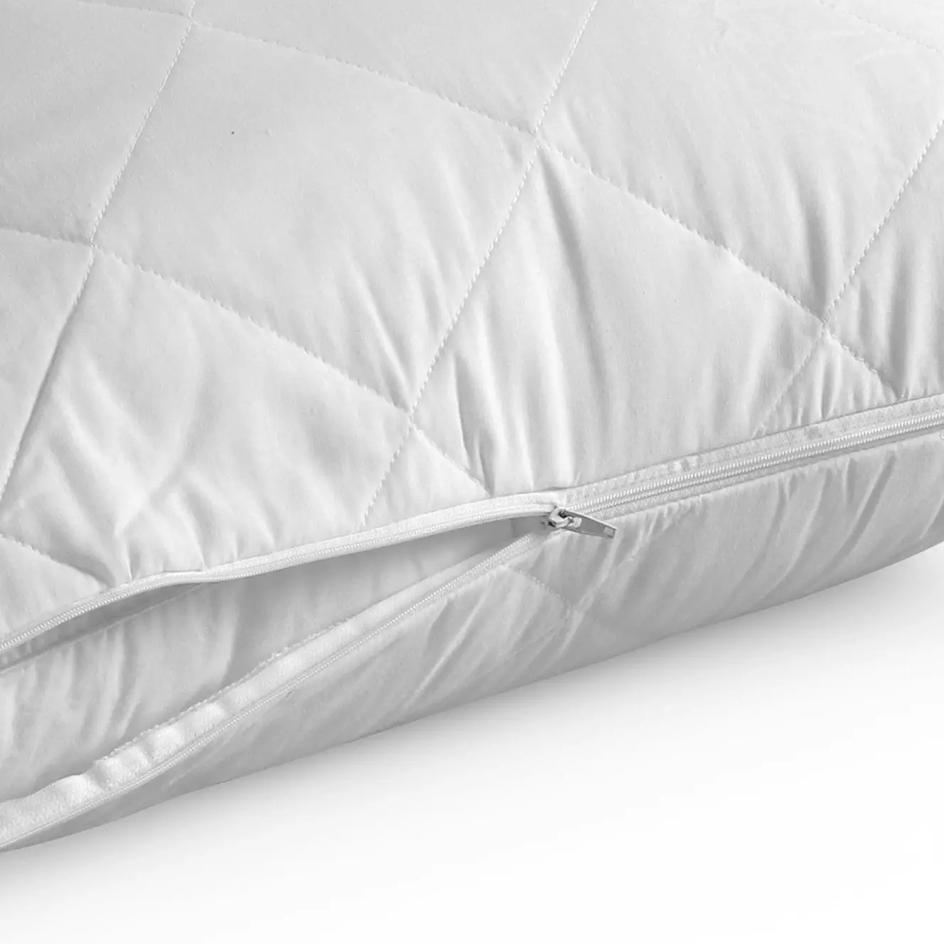 9009519 Dreamaker  Euro size  quilted pillow protector