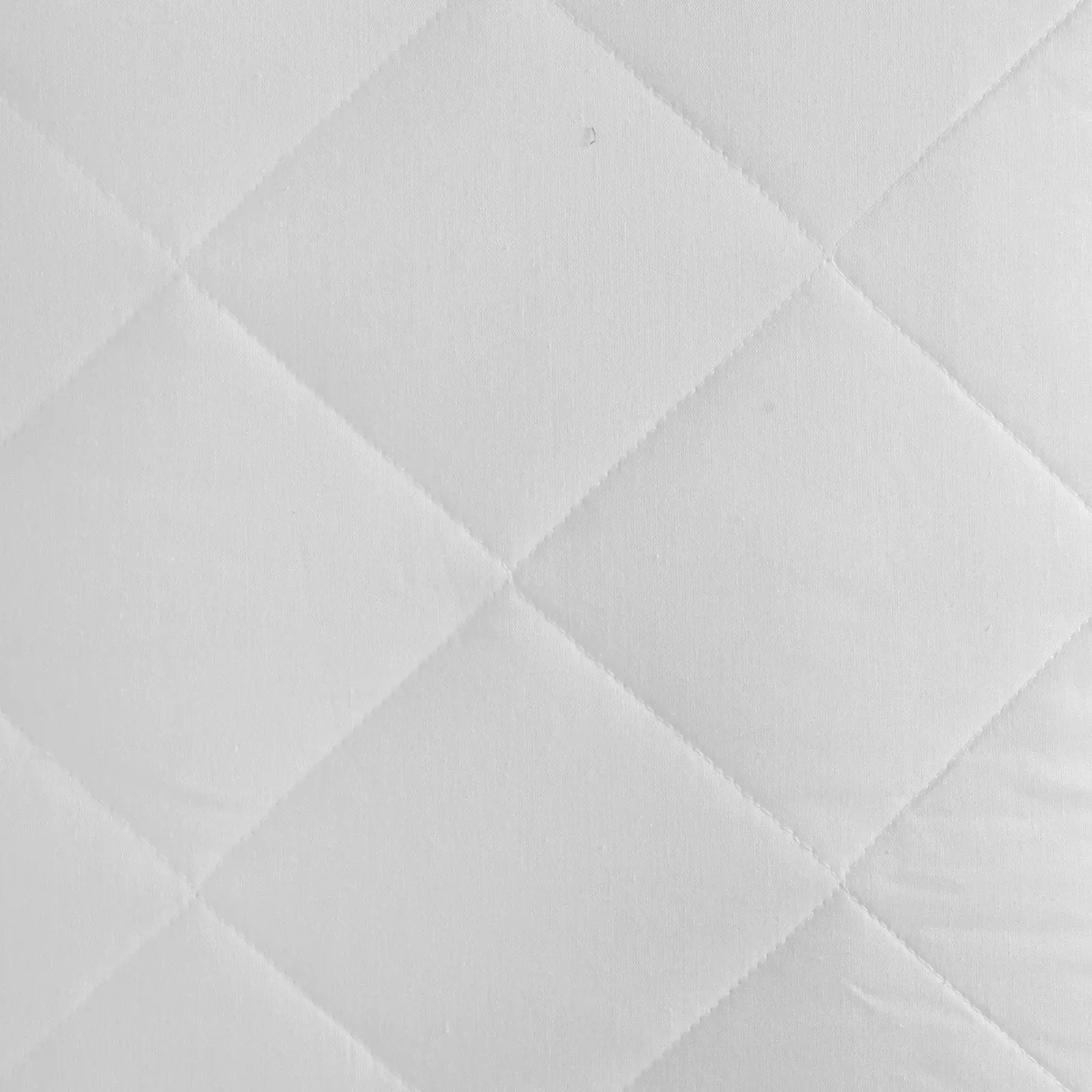 9009519 Dreamaker  Euro size  quilted pillow protector