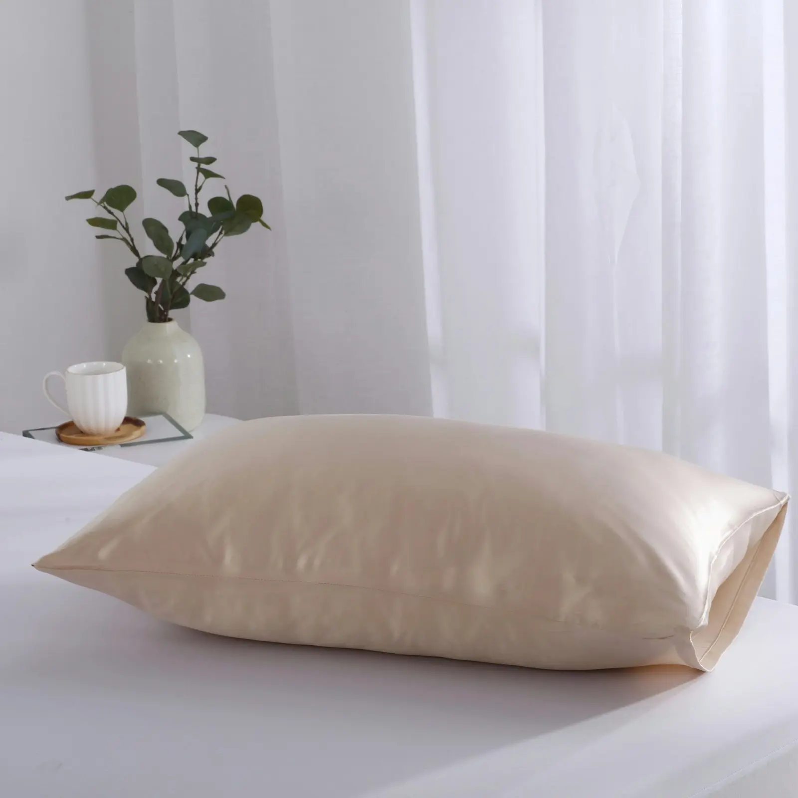 Natural Home Luxe Mulberry Silk Pillowcase 25 Momme Standard Pillowcase 48 x 73cm - Gold