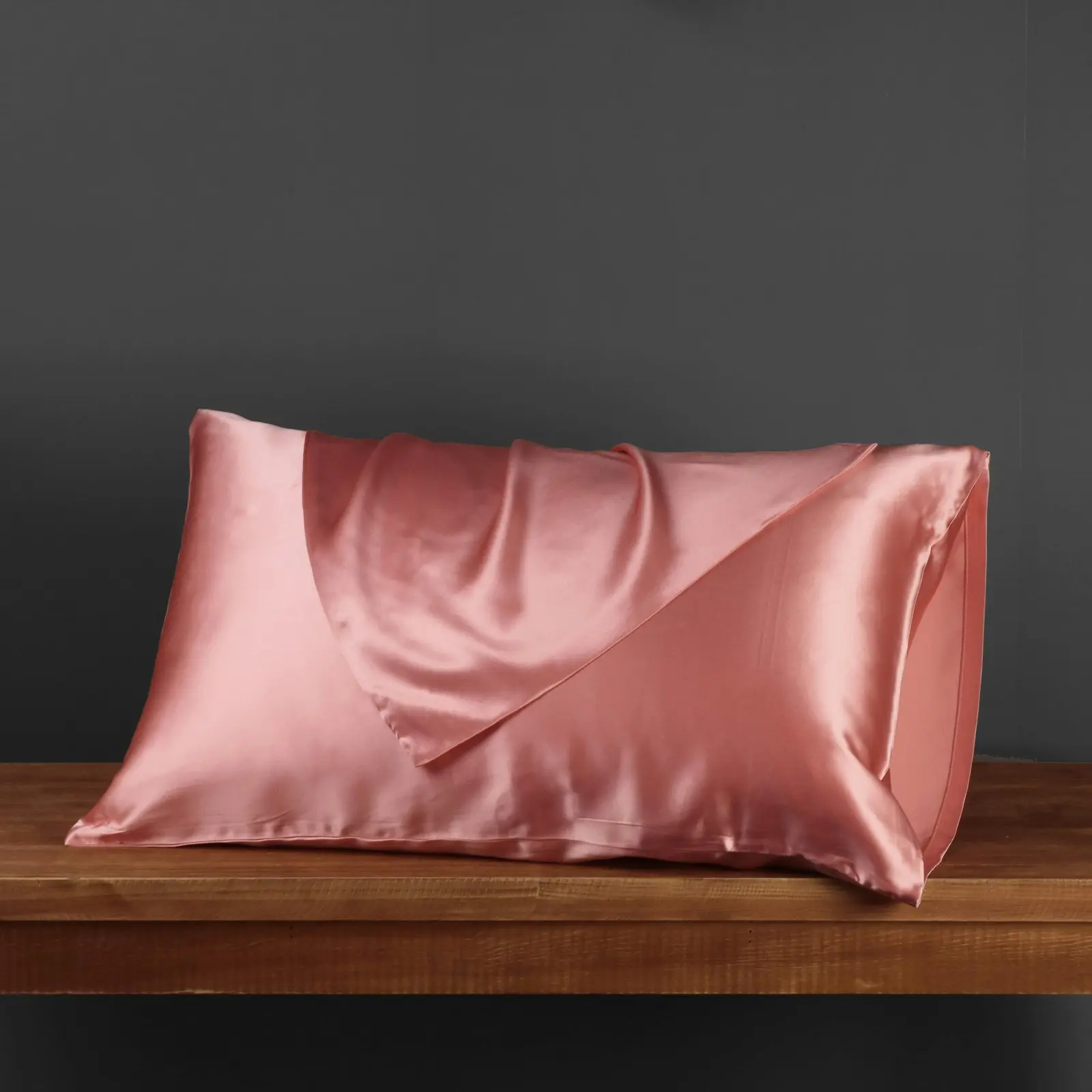 Natural Home Luxe Mulberry Silk Pillowcase 25 Momme Standard Pillowcase 48 x 73cm - Blush