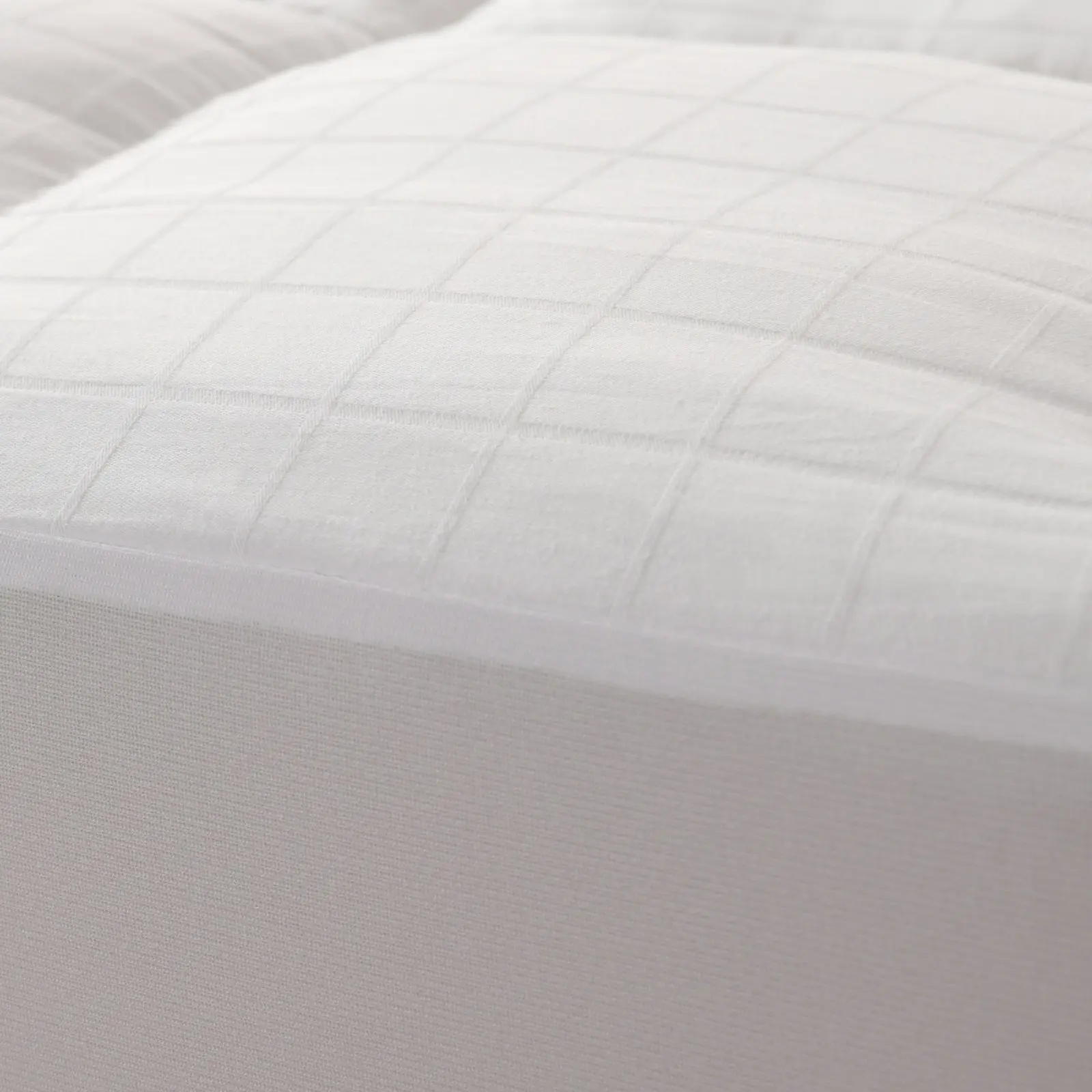 Dreamaker 700GSM Ball Fibre Mattress Topper - Queen Bed