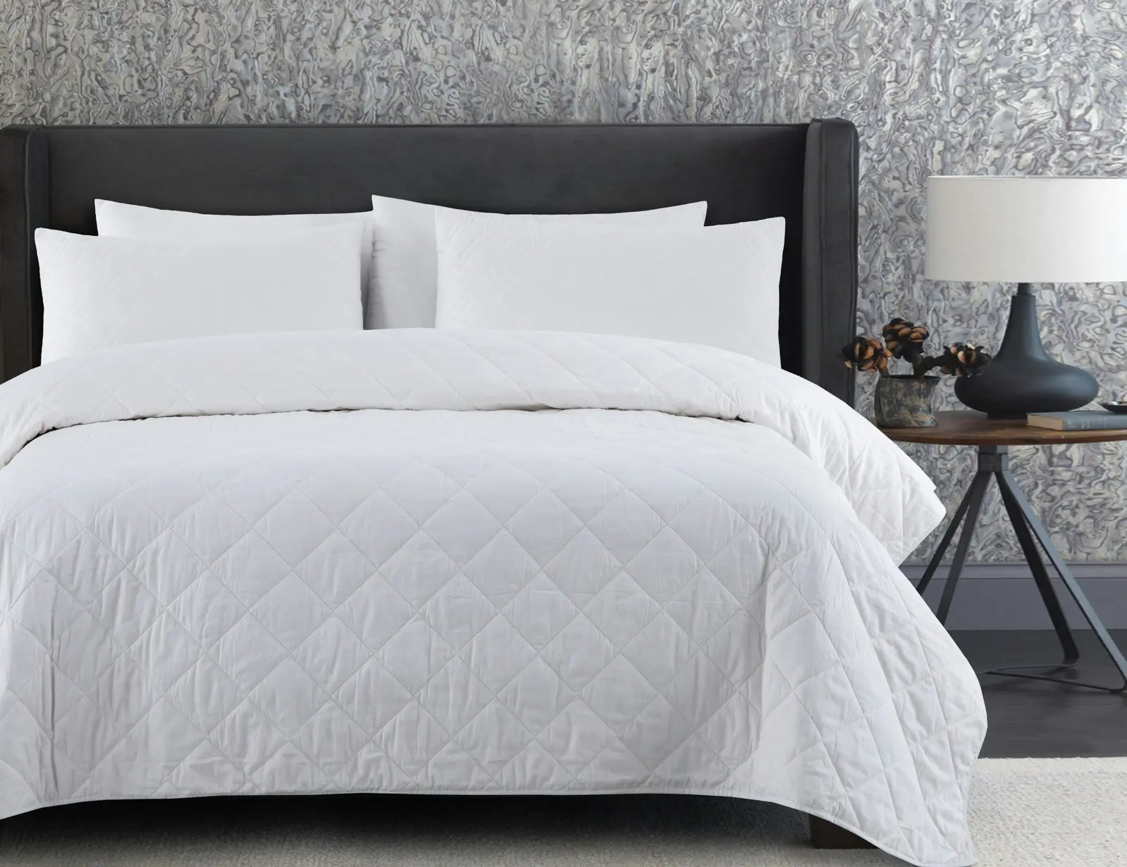 Dreamaker Lightweight Bamboo & Cotton Blend Quilt King Bed