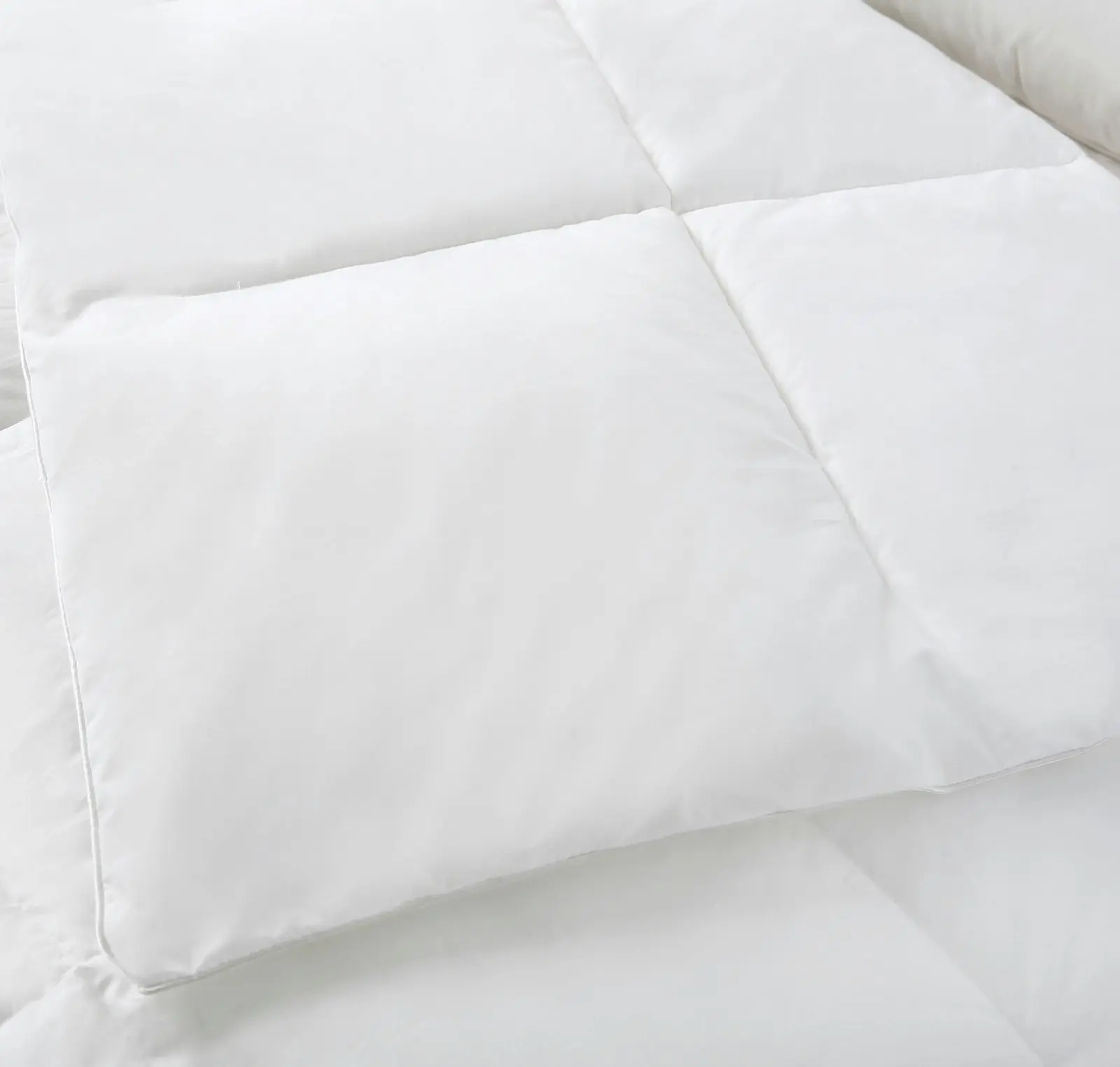 Dreamaker 50/50 White Duck Down & Feather Winterweight Quilt - Single Bed