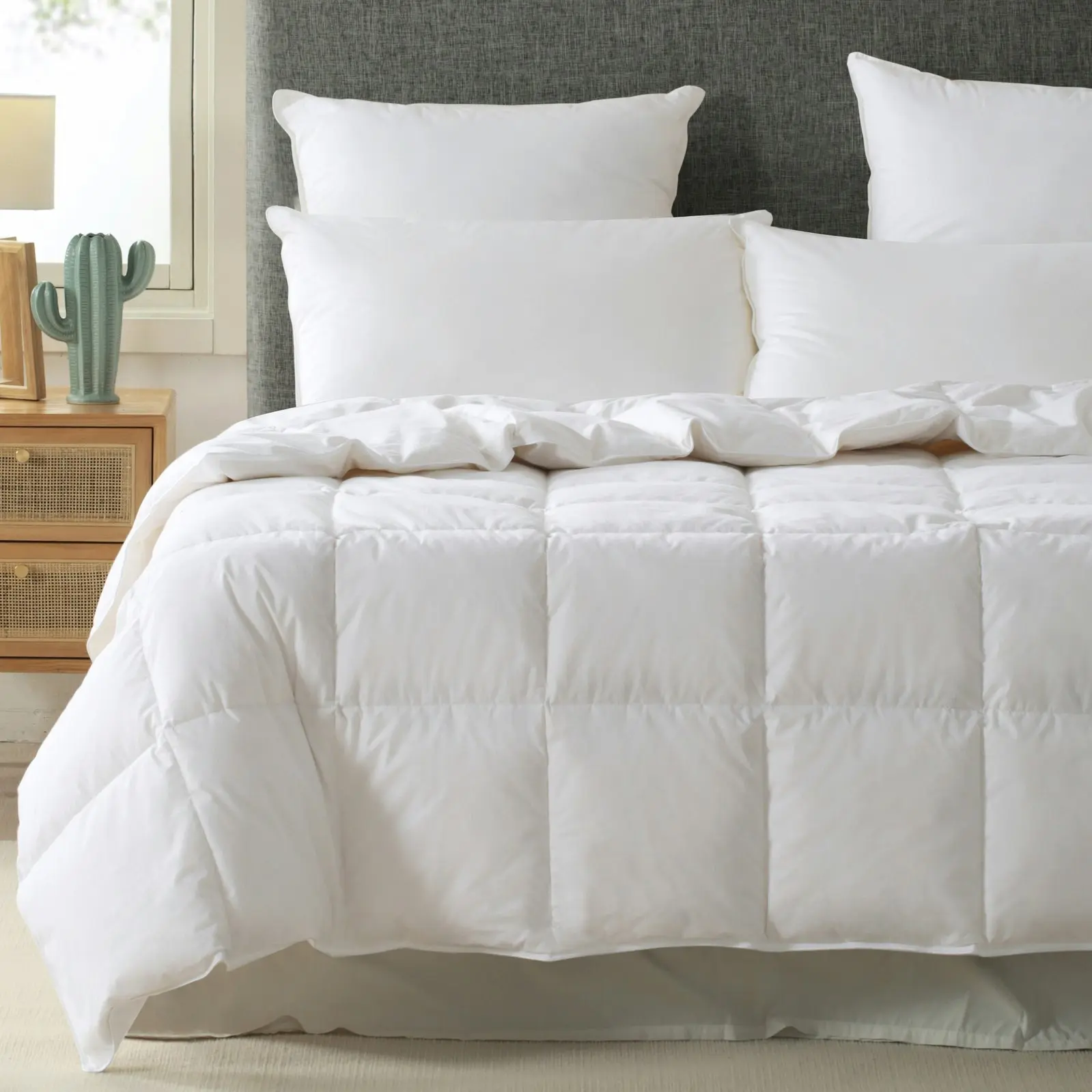 Dreamaker 50/50 White Duck Down & Feather Winterweight Quilt - Single Bed