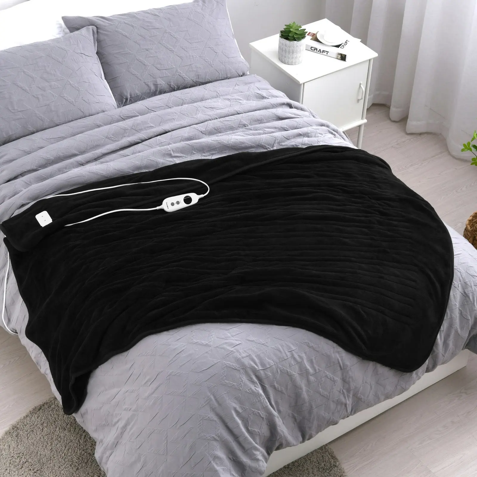 Dreamaker Coral Fleece Heated Throw Black 160 x 120cm