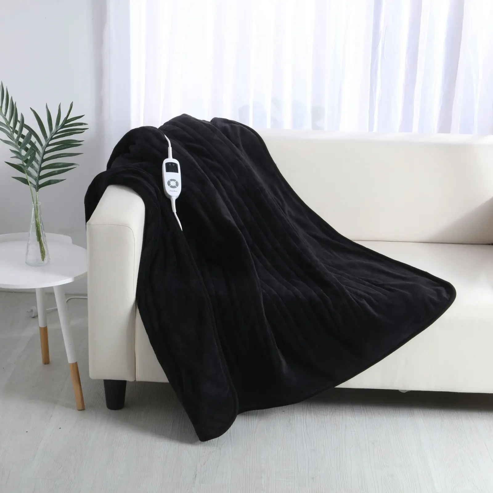 Dreamaker Coral Fleece Heated Throw Black 160 x 120cm