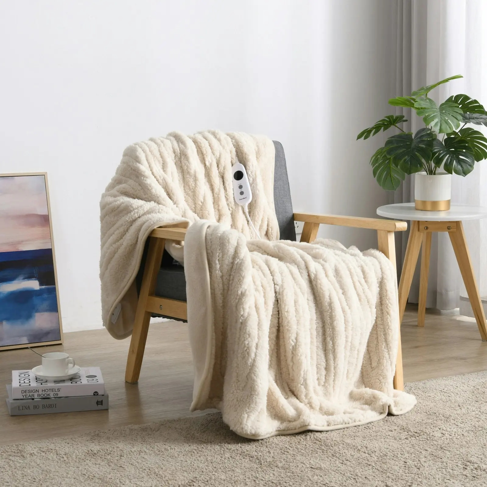 Dreamaker Reversible Sherpa & Coral Fleece Heated Throw Cream 160 x 120cm