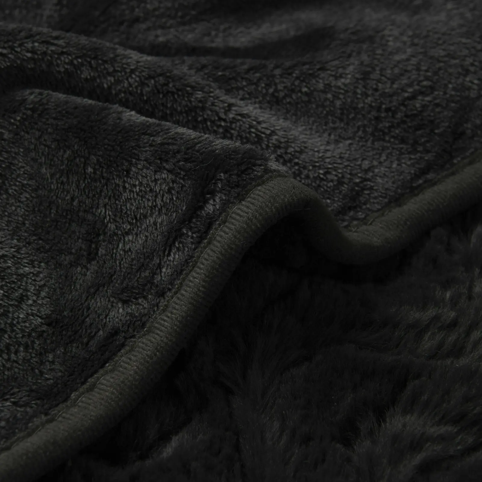 Dreamaker 500Gsm Faux Fur Heated Throw Charcoal 160x120cm