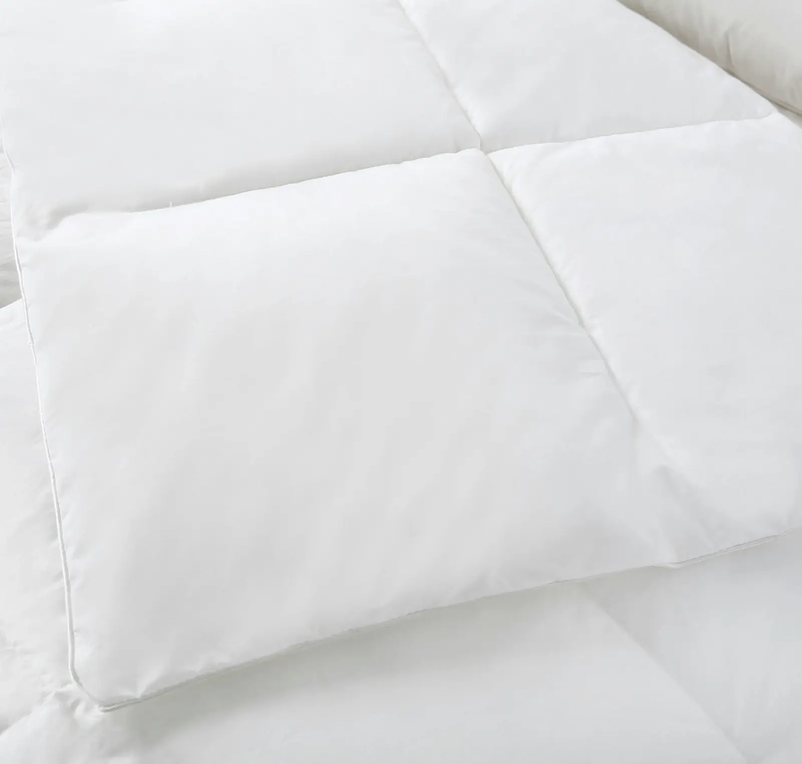 9009194 Dreamaker White Duck Down &Feather Quilt-5 KB