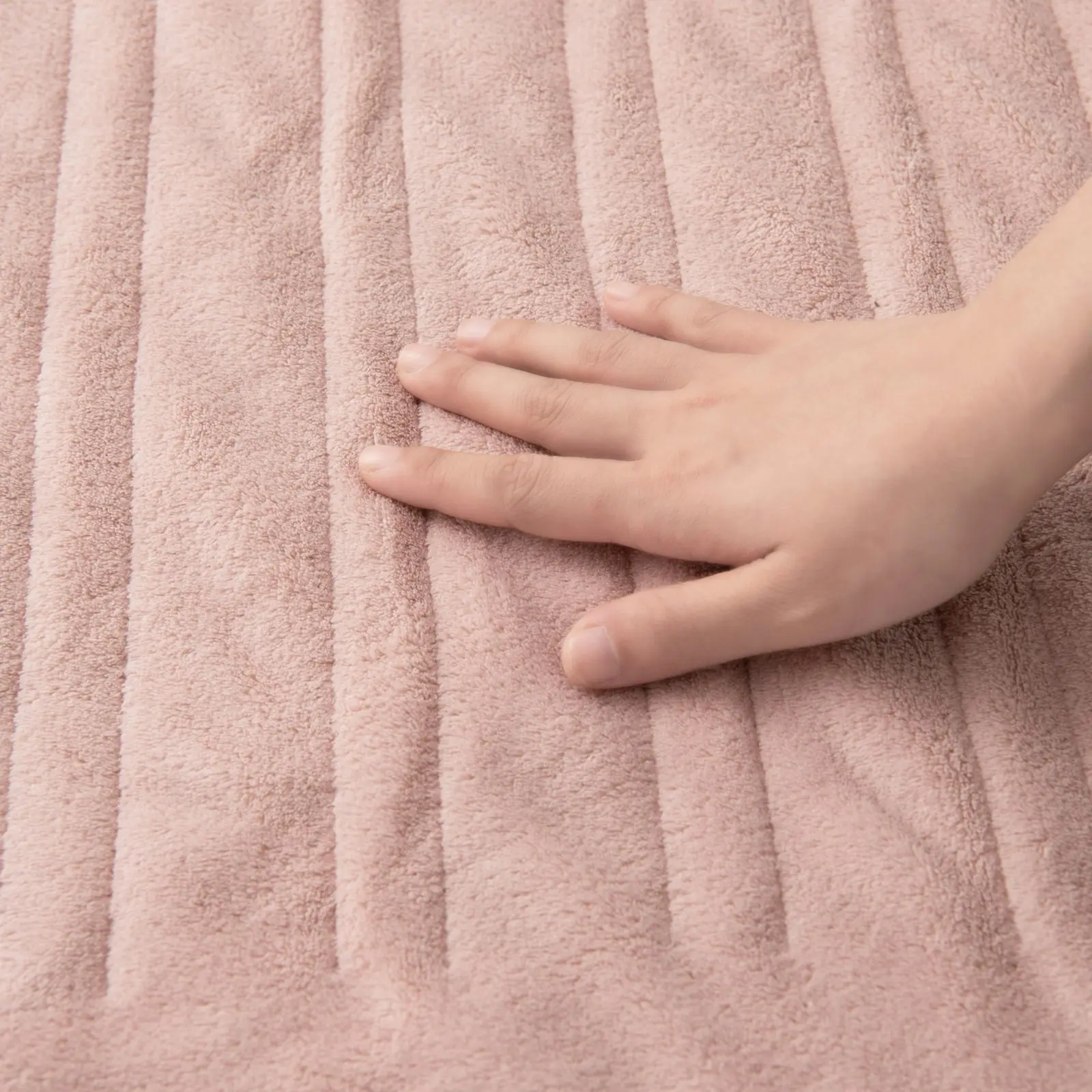 Dreamaker Coral Fleece Heated Throw Blush Pink 200 x 180cm