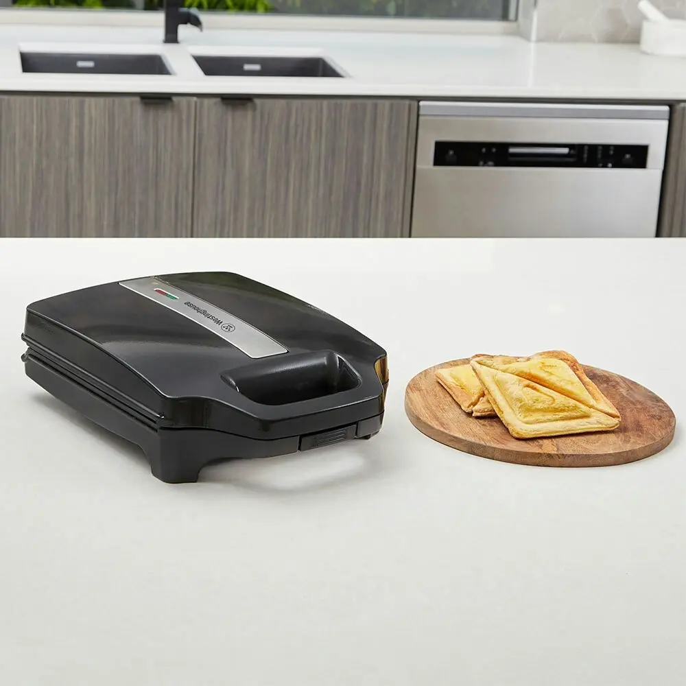 Westinghouse Electric 39cm 4 Slice 1600W Toasted Sandwich Maker Kitchen/Food BLK