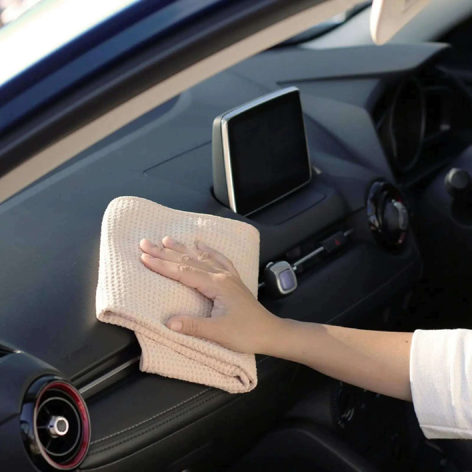 White Magic ECO CLOTH CAR CHAMOIS 60 x 40cm