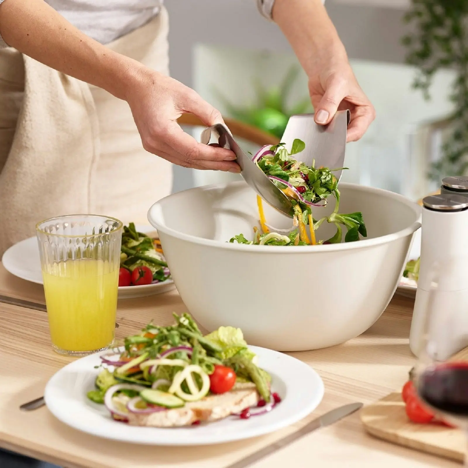 Joseph Joseph Uno Salad Bowl With Stainless Steel Servers