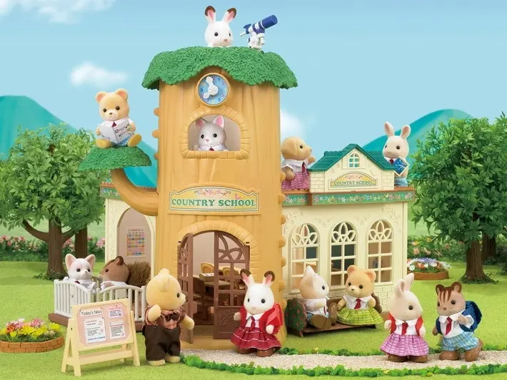 Sylvanian Families Country Tree School Gift Set