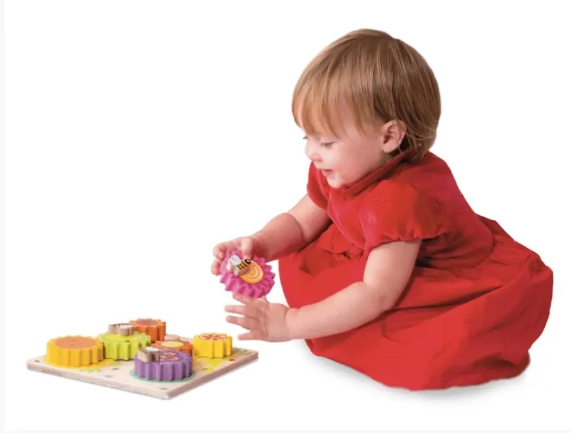 Le Toy Van Petilou Gears & Cogs Busy Bee Learning Puzzle