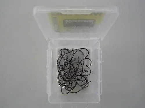 1 Box of Mustad 92604NPBLN Penetrator Chemically Sharpened Fishing Hooks