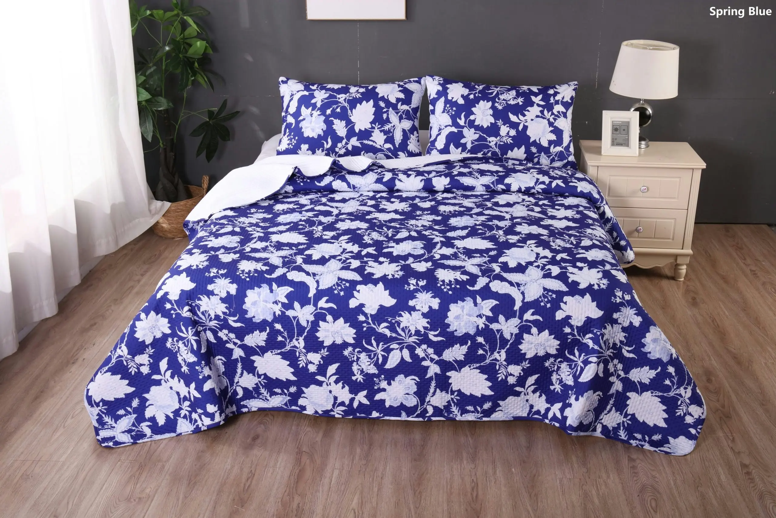 Ramesses Printed Reversible Ultrasonic Bamboo Blend Comforter Set